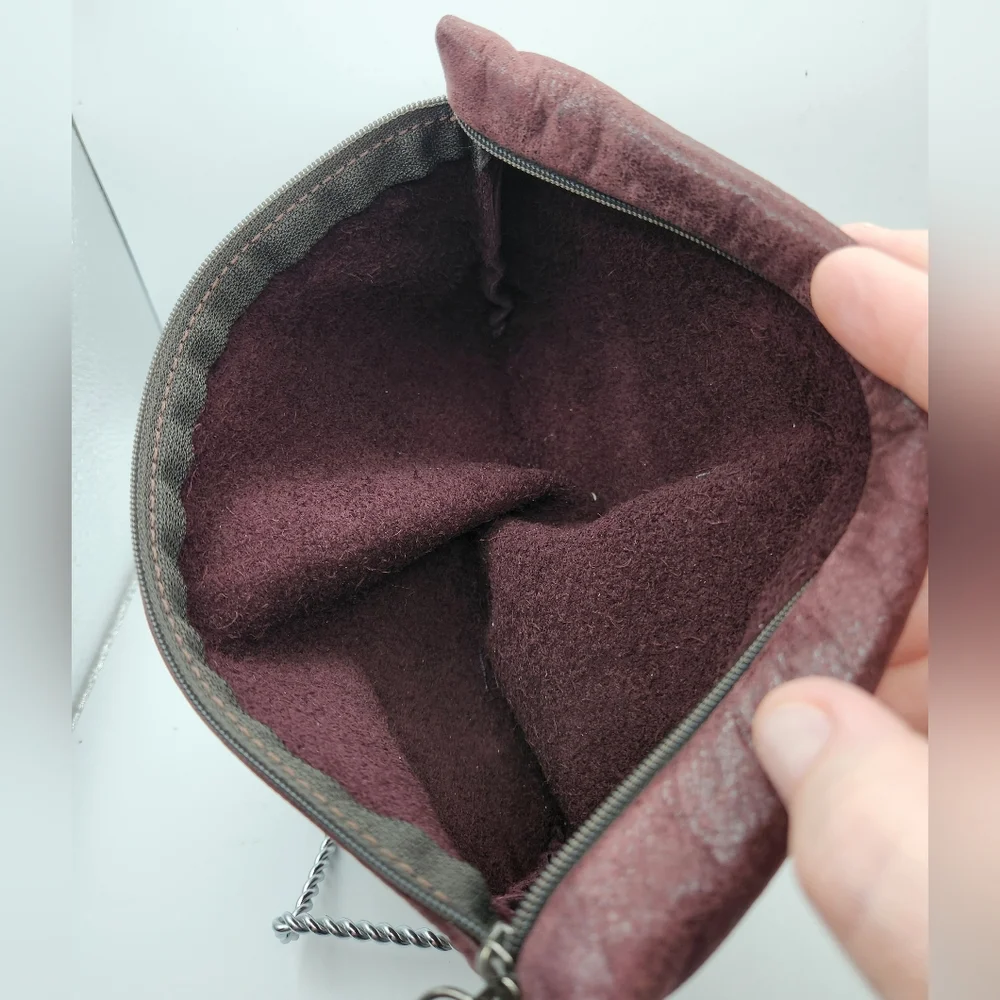 Rough And Tumble XL Slip Case, Black Rock Berry